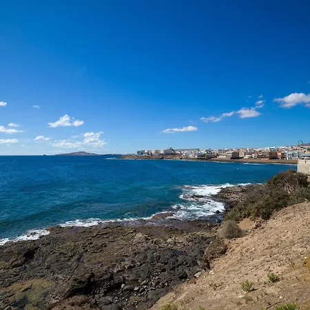 In Near Playa De Melenara Тельде